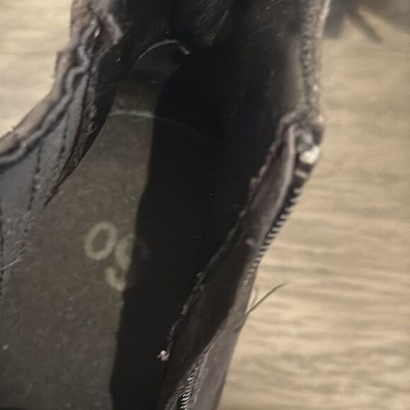 SO Black Ankle Boots Size 7.5 Casual Block Heel Ring Accent - Picture 9 of 10